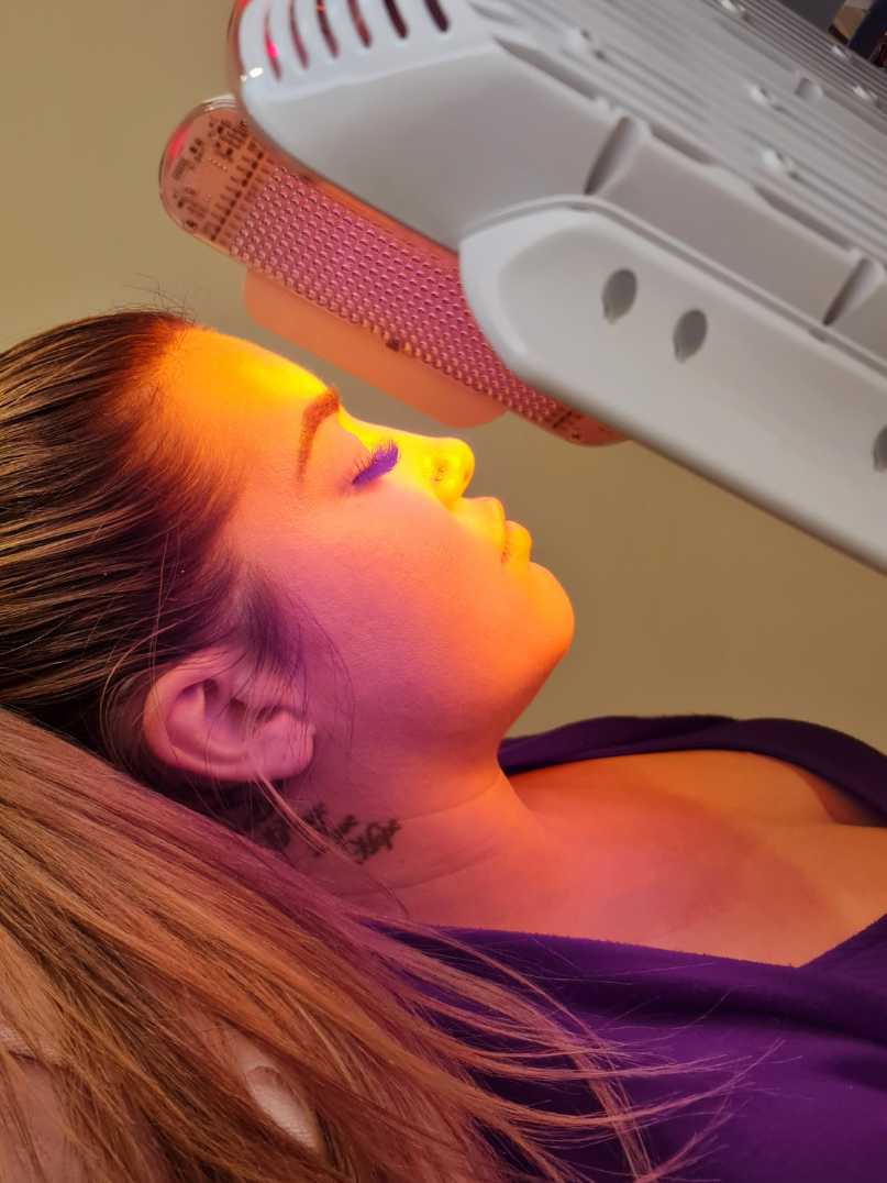 Healite LED Facial - A pack of 10 sessions only $590! was -$890-